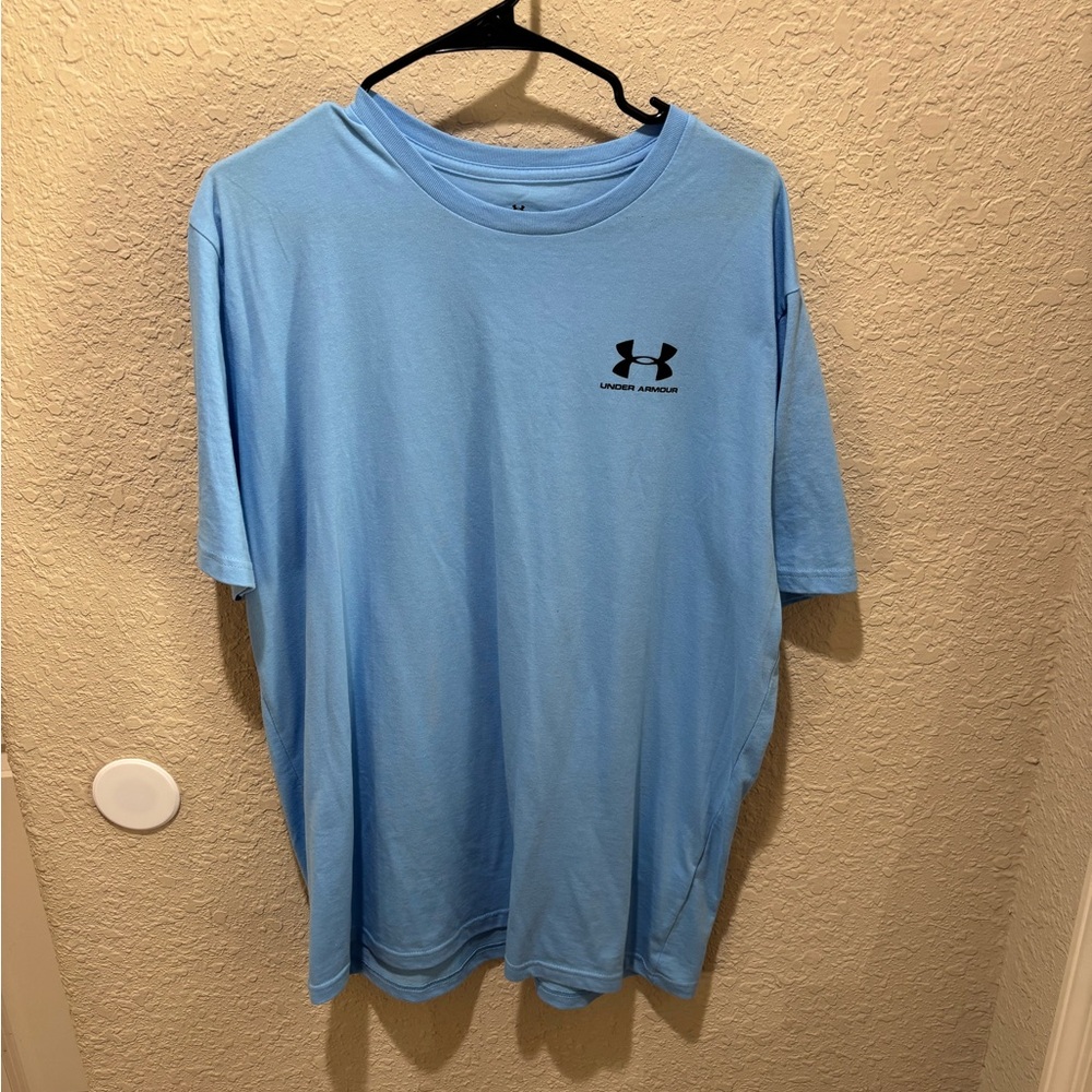 Under Armour Men's light Blue T-Shirt